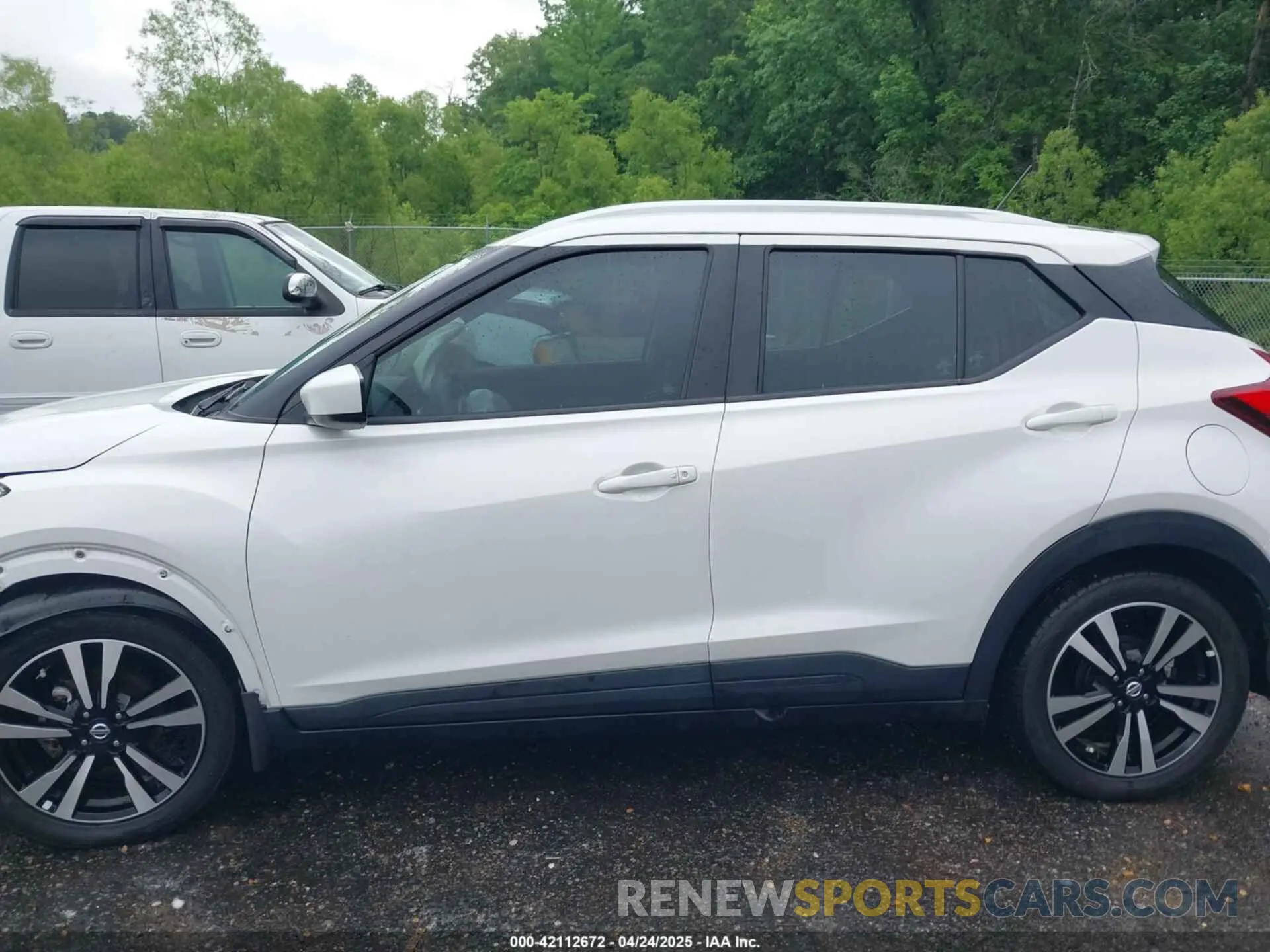 15 Photograph of a damaged car 3N1CP5CV6LL479855 NISSAN KICKS 2020