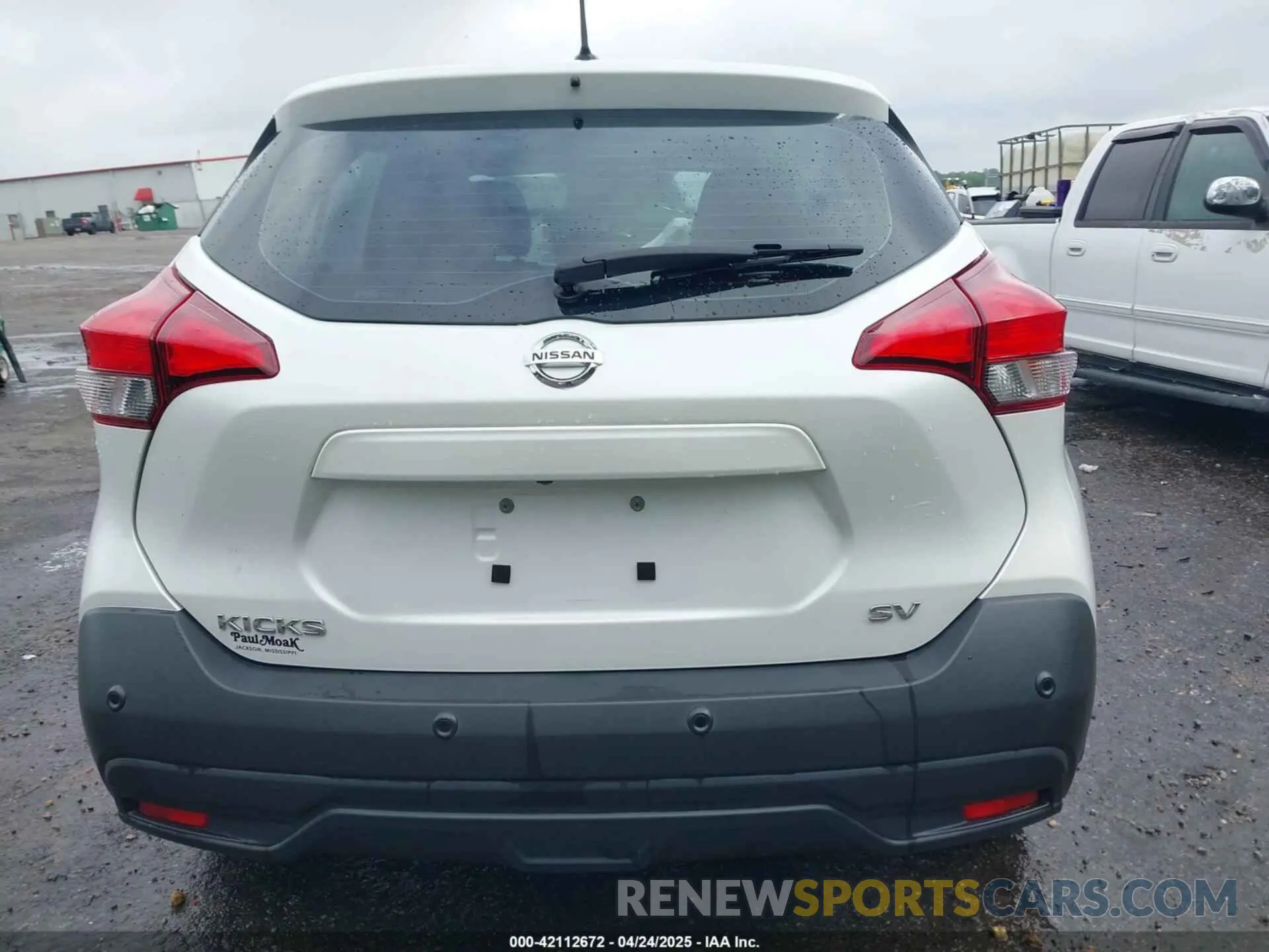 17 Photograph of a damaged car 3N1CP5CV6LL479855 NISSAN KICKS 2020