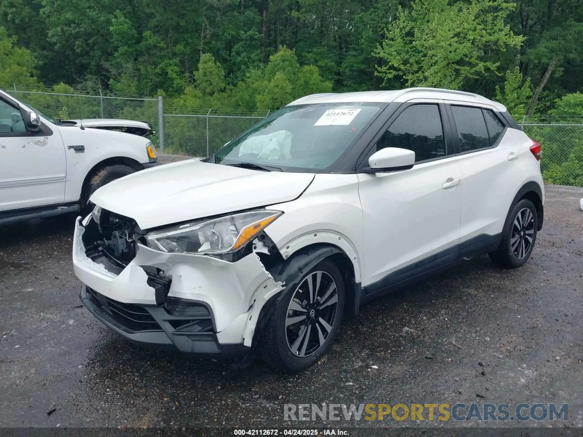 2 Photograph of a damaged car 3N1CP5CV6LL479855 NISSAN KICKS 2020