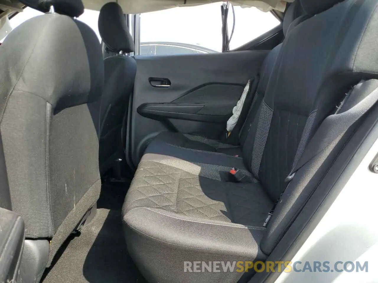 11 Photograph of a damaged car 3N1CP5CV6LL490256 NISSAN KICKS 2020