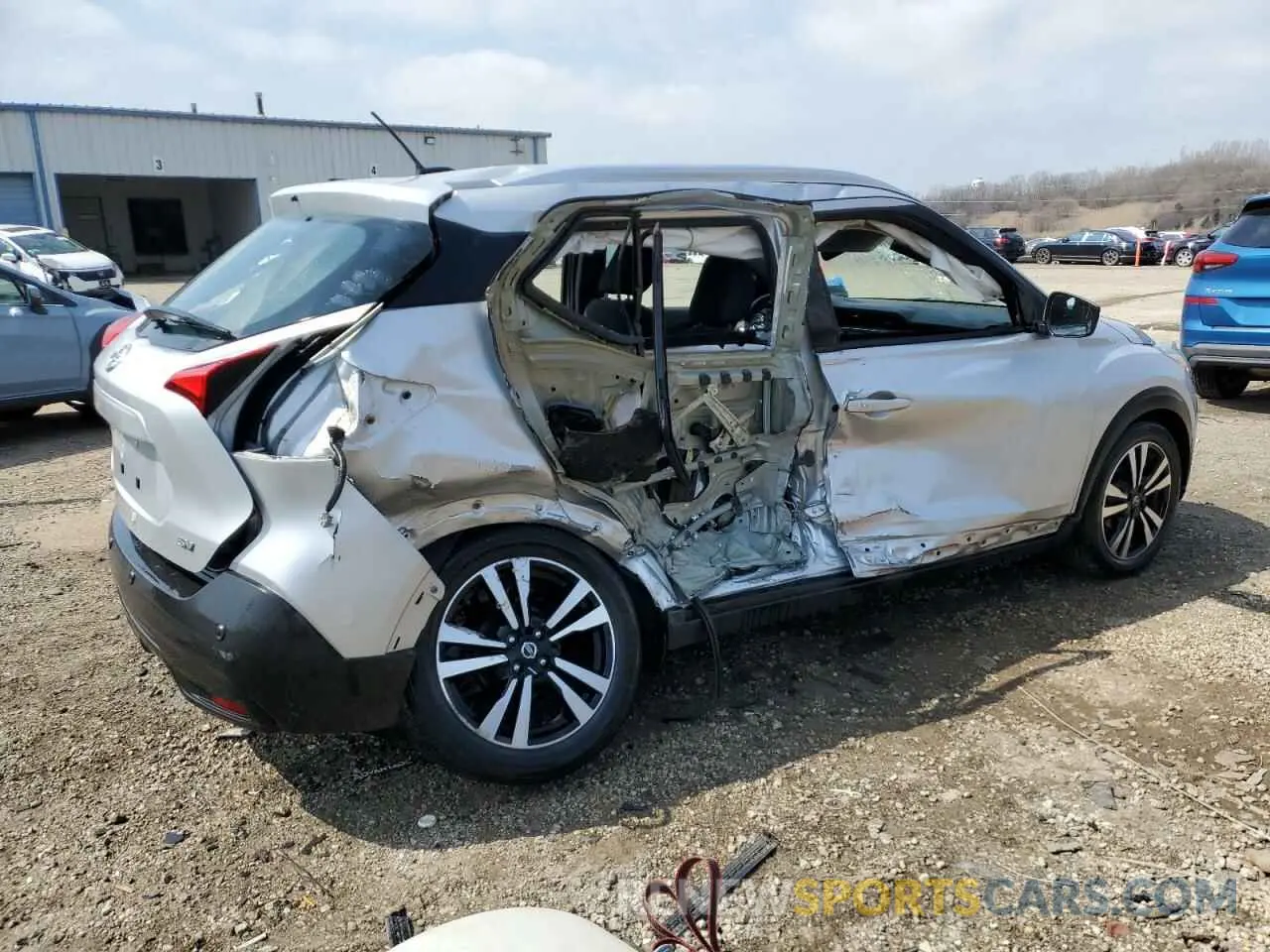 3 Photograph of a damaged car 3N1CP5CV6LL490256 NISSAN KICKS 2020