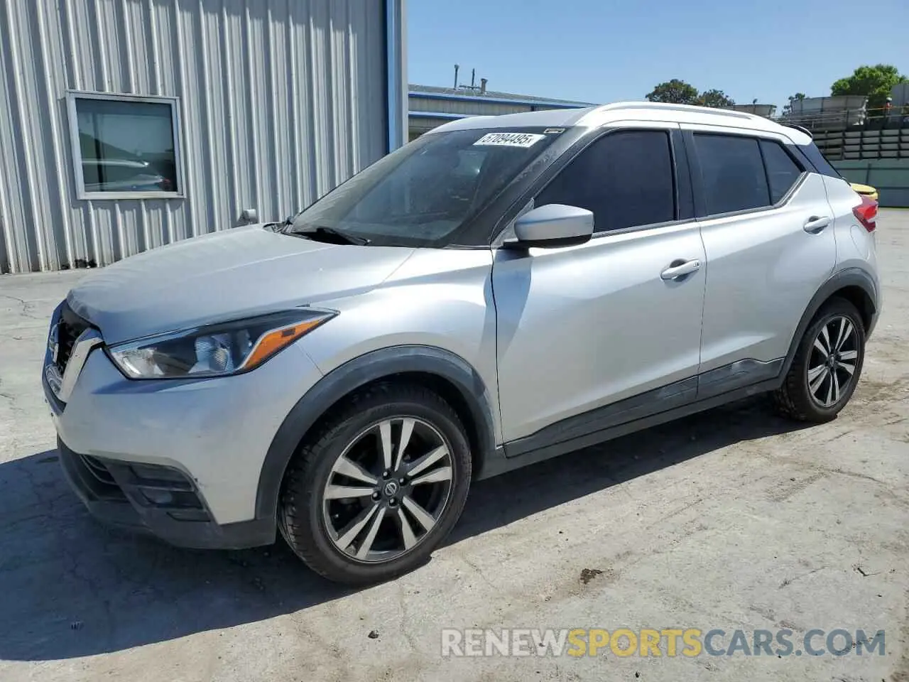1 Photograph of a damaged car 3N1CP5CV6LL498051 NISSAN KICKS 2020