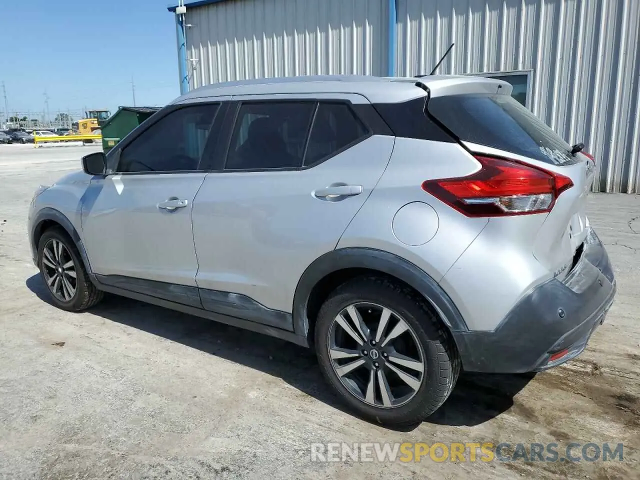 2 Photograph of a damaged car 3N1CP5CV6LL498051 NISSAN KICKS 2020