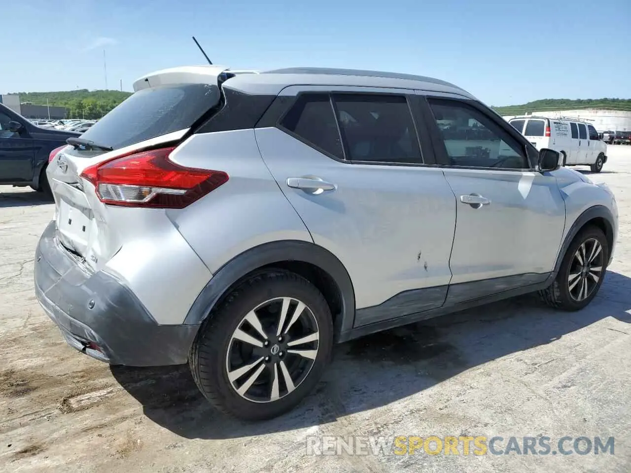 3 Photograph of a damaged car 3N1CP5CV6LL498051 NISSAN KICKS 2020