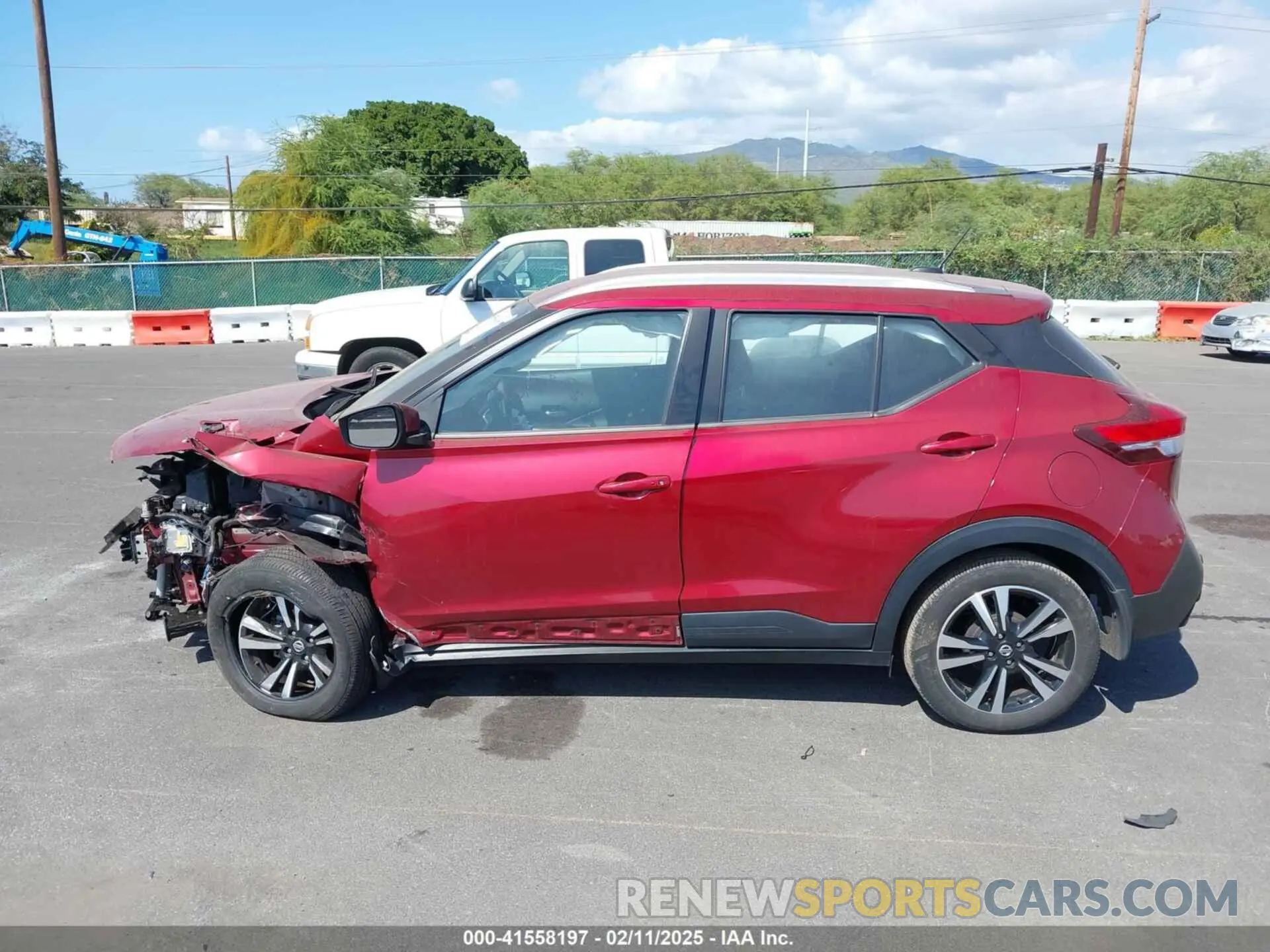 14 Photograph of a damaged car 3N1CP5CV6LL506259 NISSAN KICKS 2020