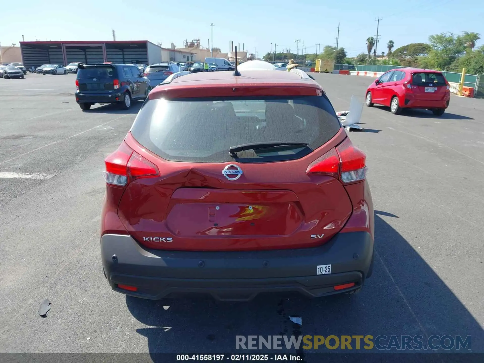 16 Photograph of a damaged car 3N1CP5CV6LL506259 NISSAN KICKS 2020