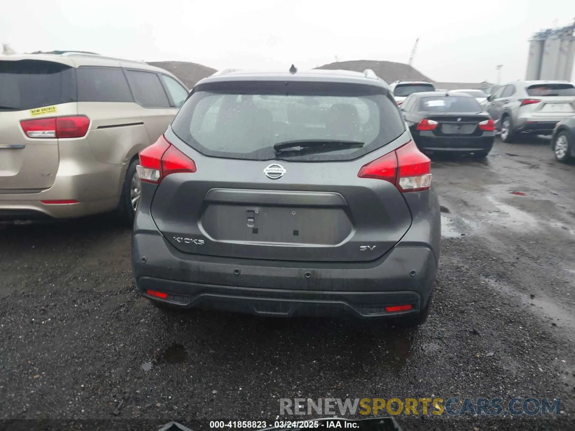 16 Photograph of a damaged car 3N1CP5CV6LL525992 NISSAN KICKS 2020