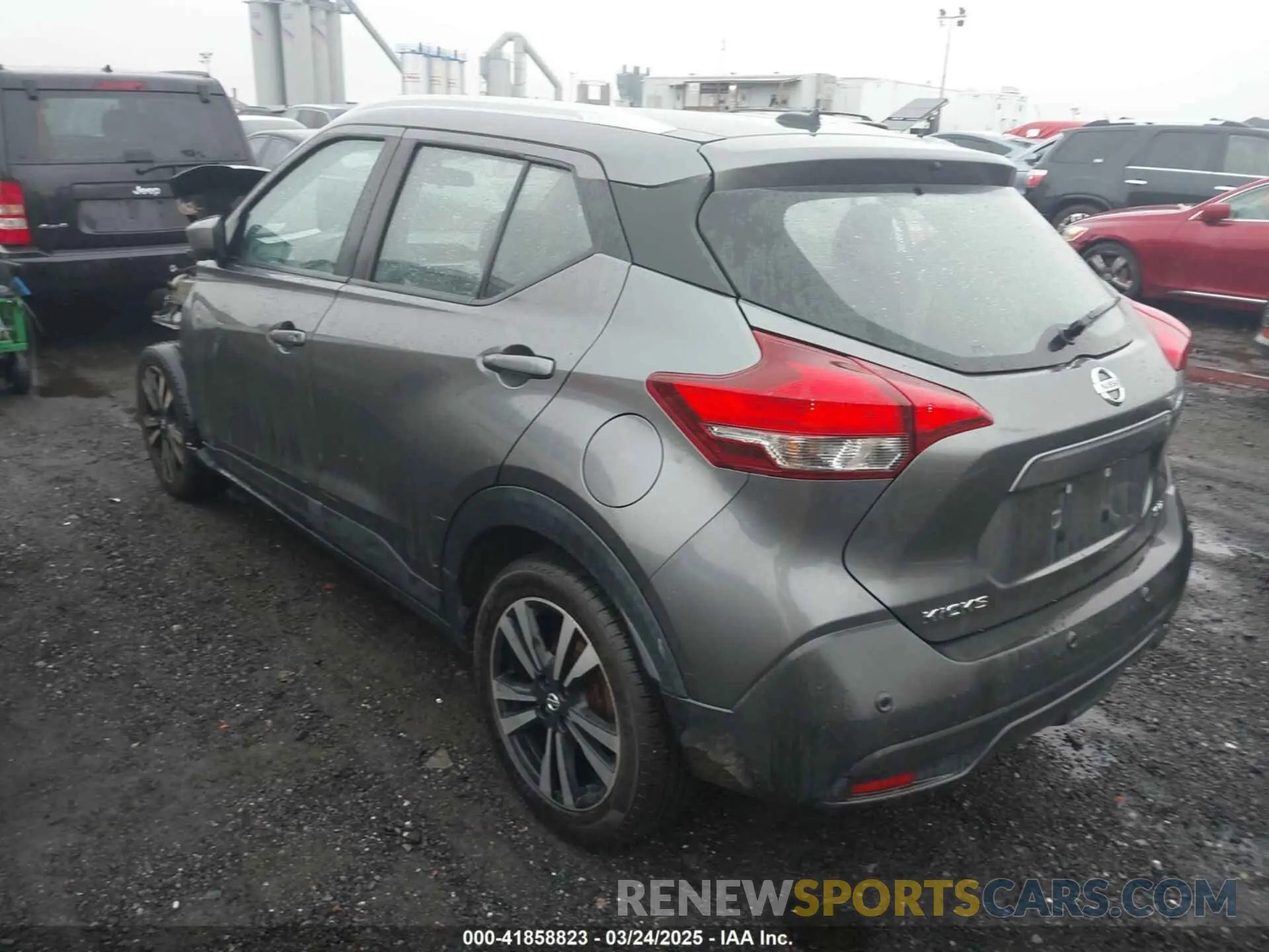 3 Photograph of a damaged car 3N1CP5CV6LL525992 NISSAN KICKS 2020