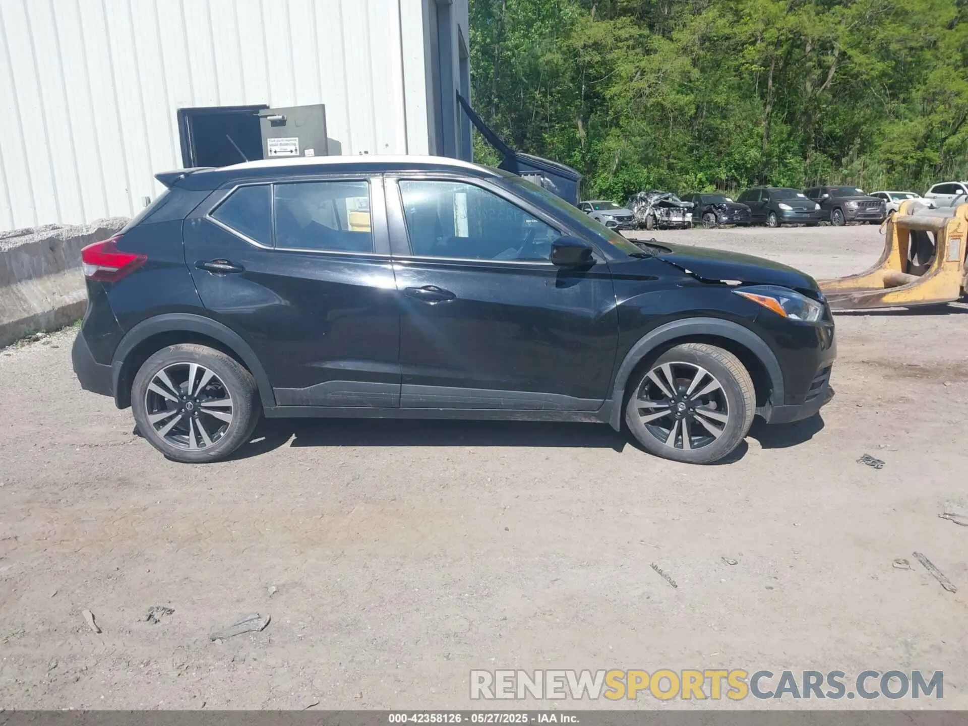 14 Photograph of a damaged car 3N1CP5CV6LL529069 NISSAN KICKS 2020
