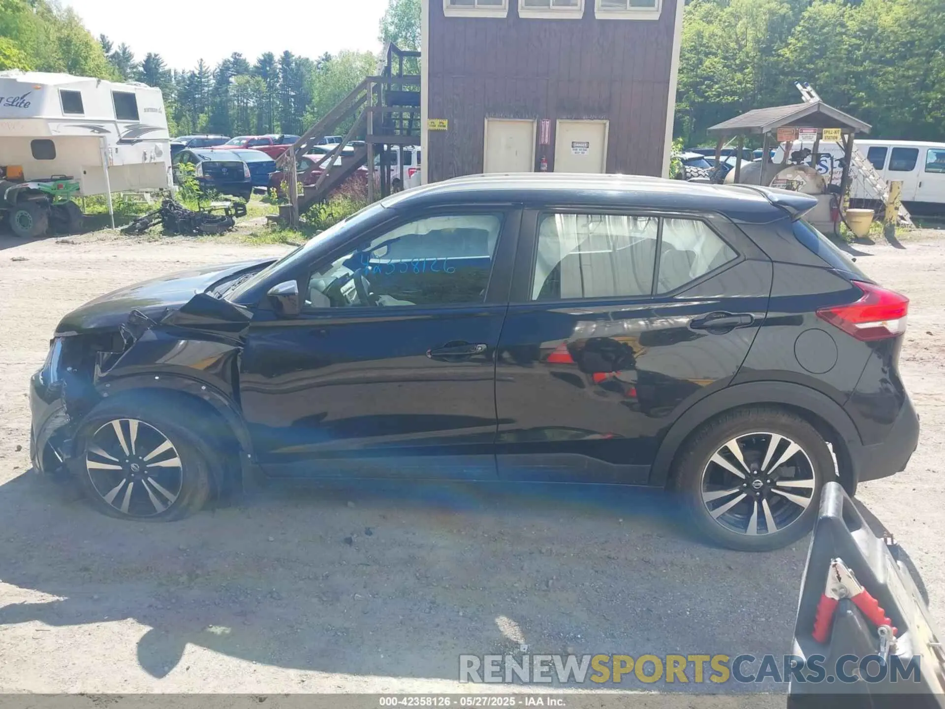 15 Photograph of a damaged car 3N1CP5CV6LL529069 NISSAN KICKS 2020