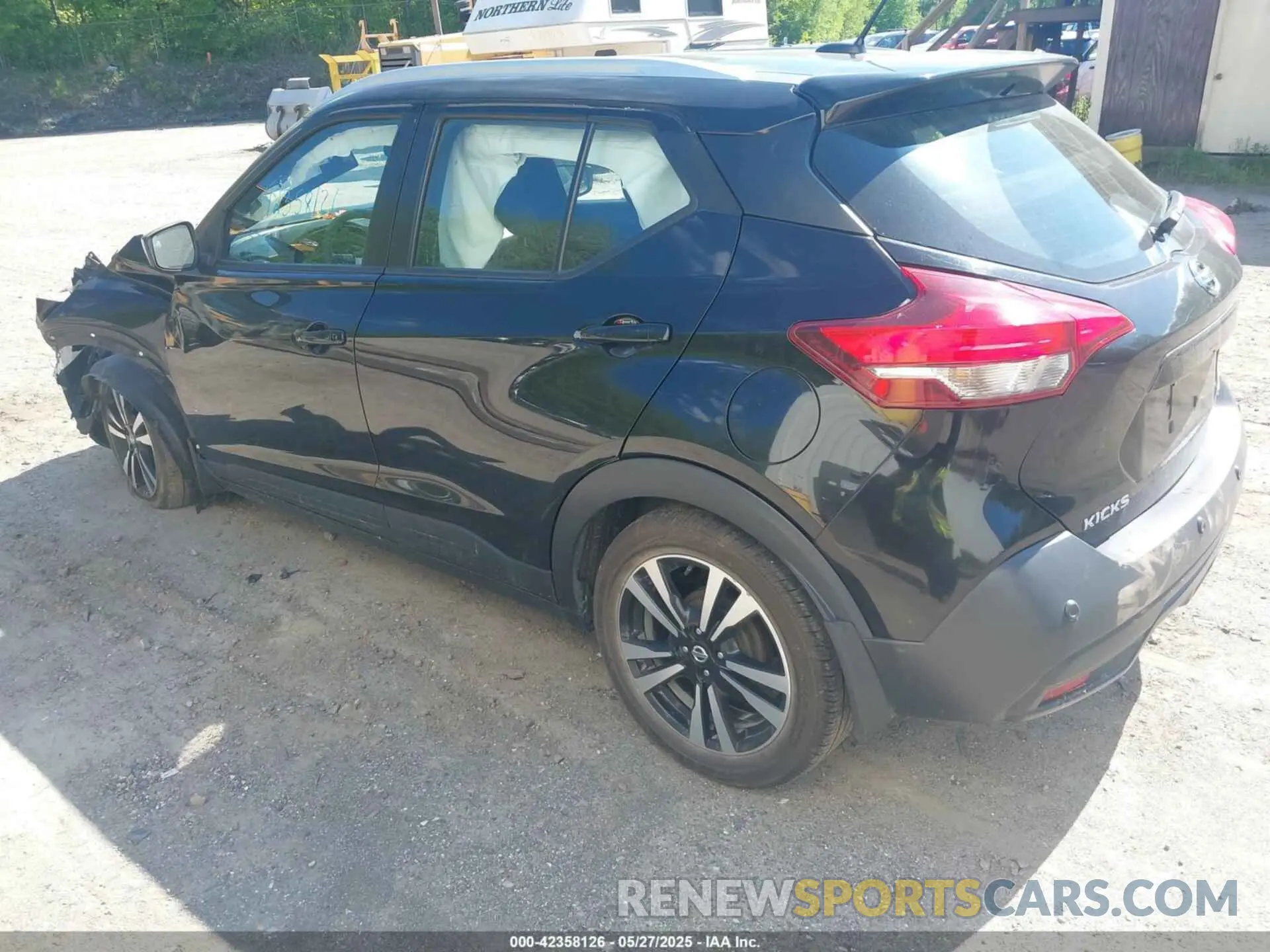 3 Photograph of a damaged car 3N1CP5CV6LL529069 NISSAN KICKS 2020