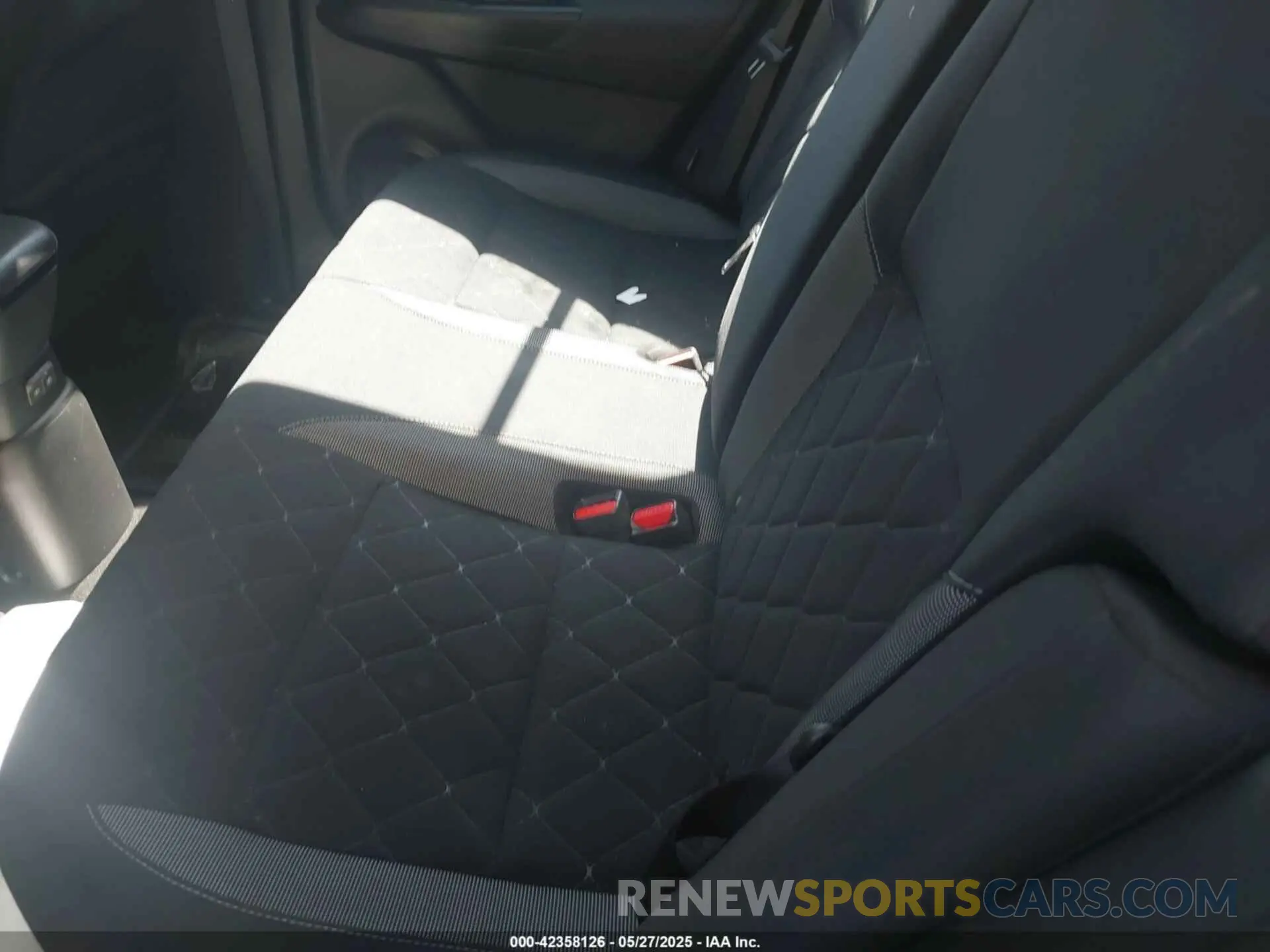 8 Photograph of a damaged car 3N1CP5CV6LL529069 NISSAN KICKS 2020