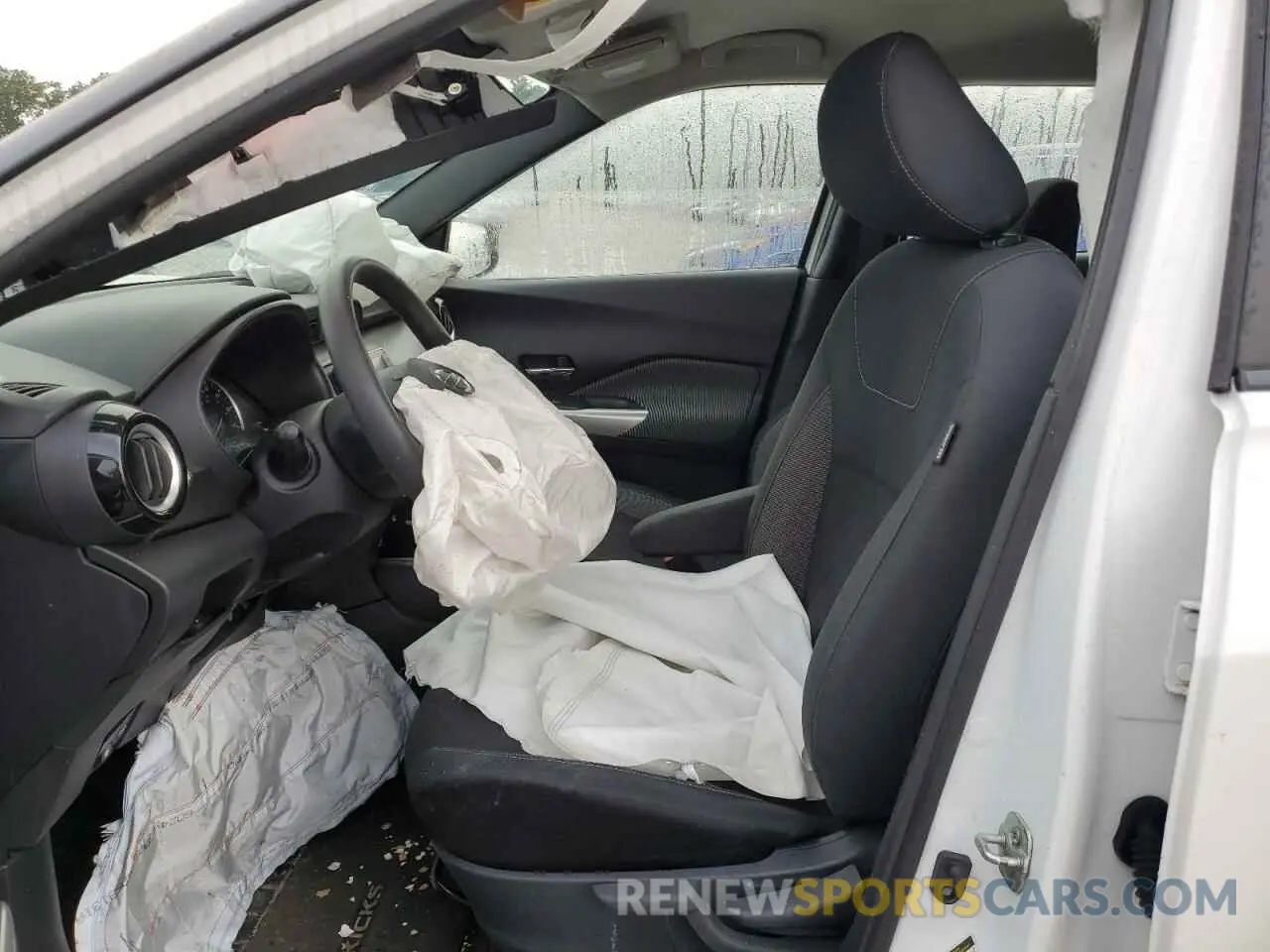 7 Photograph of a damaged car 3N1CP5CV6LL530254 NISSAN KICKS 2020