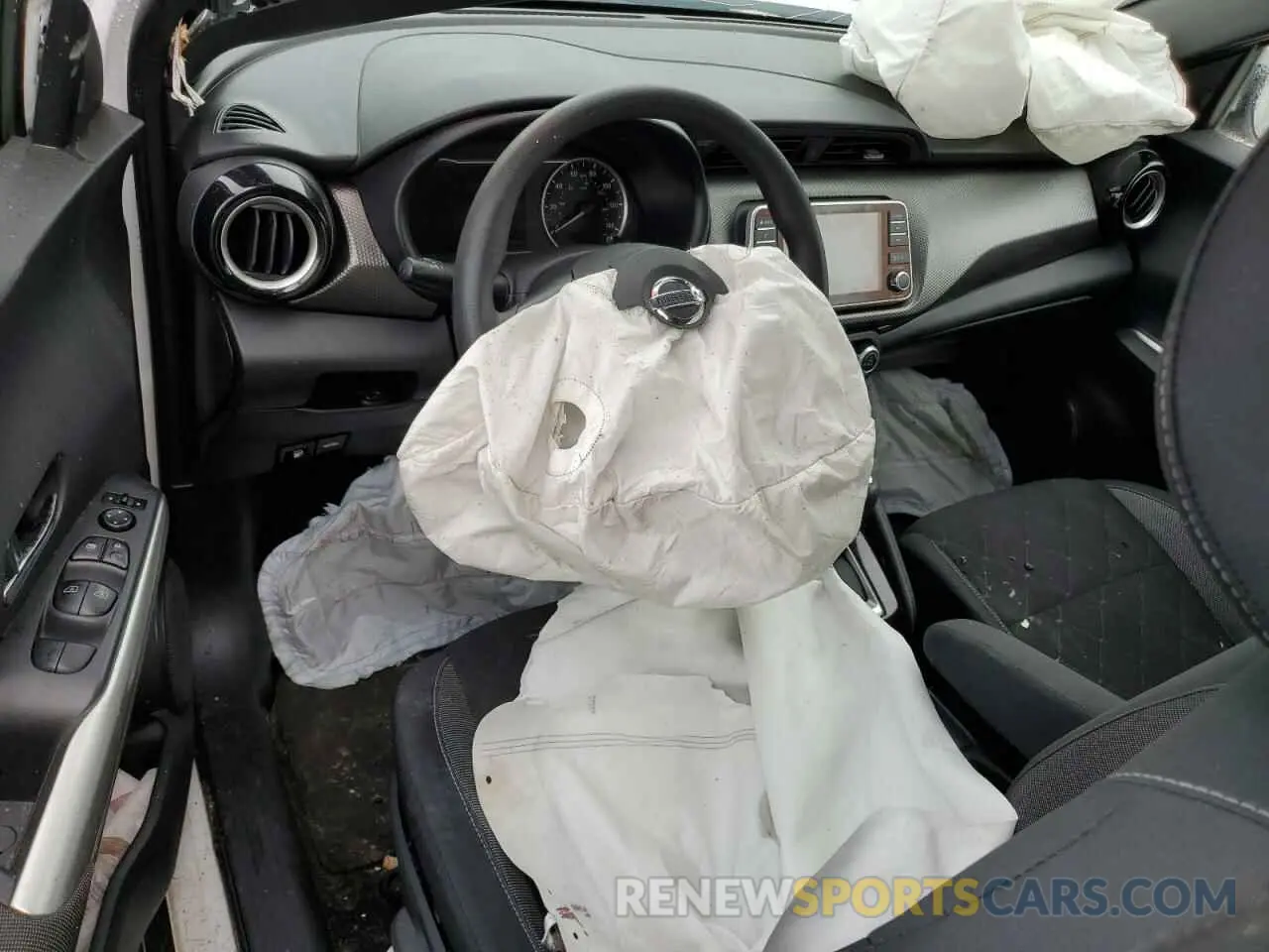 8 Photograph of a damaged car 3N1CP5CV6LL530254 NISSAN KICKS 2020