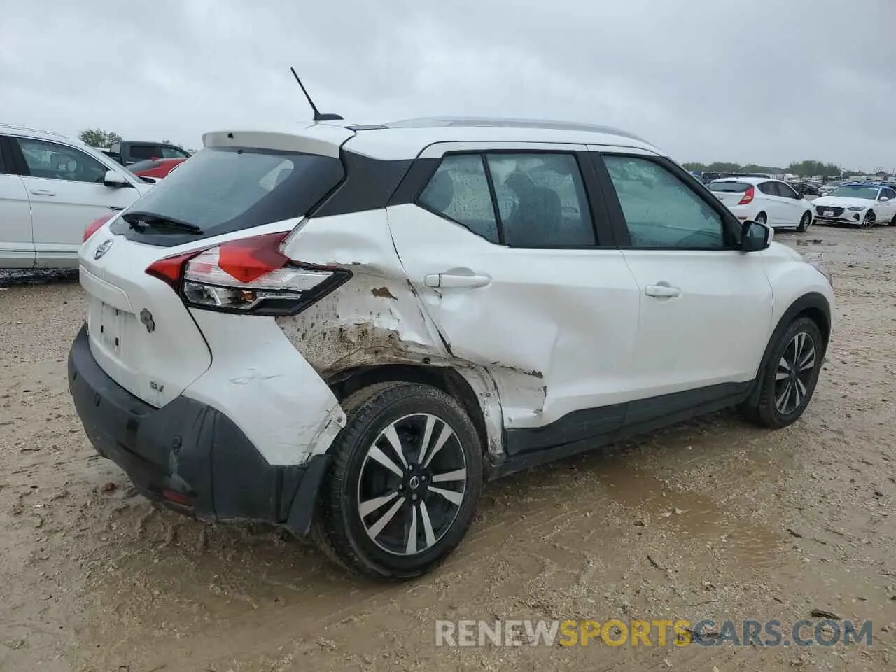 3 Photograph of a damaged car 3N1CP5CV6LL547278 NISSAN KICKS 2020
