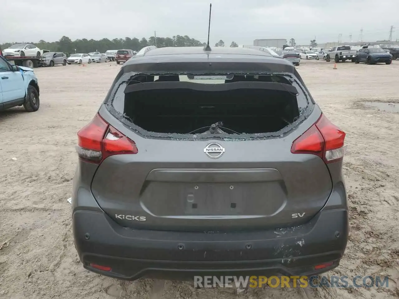 6 Photograph of a damaged car 3N1CP5CV7LL483834 NISSAN KICKS 2020