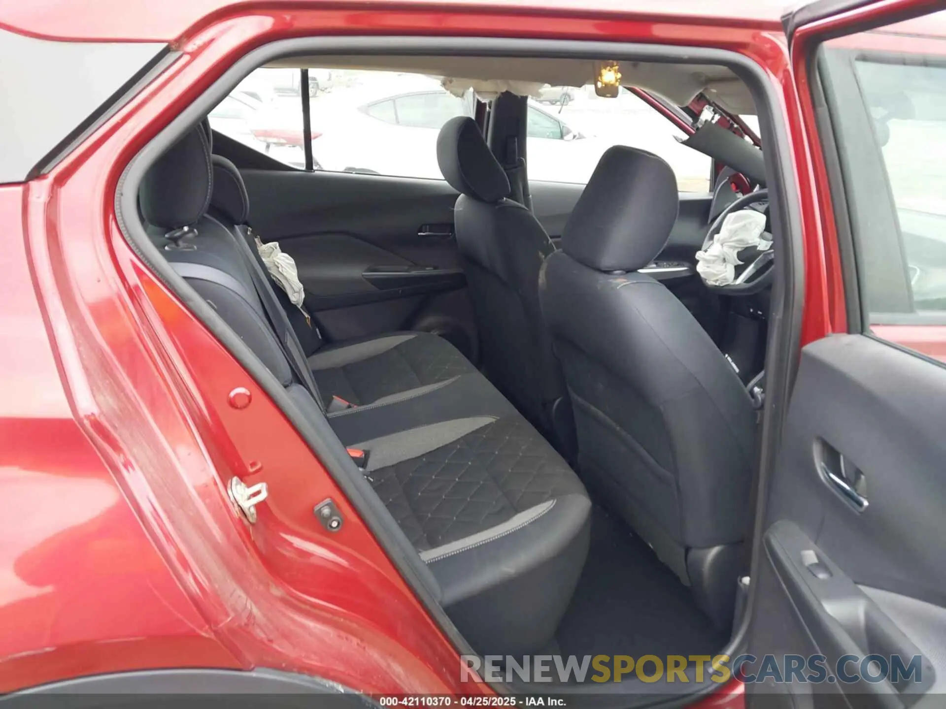 8 Photograph of a damaged car 3N1CP5CV7LL498964 NISSAN KICKS 2020