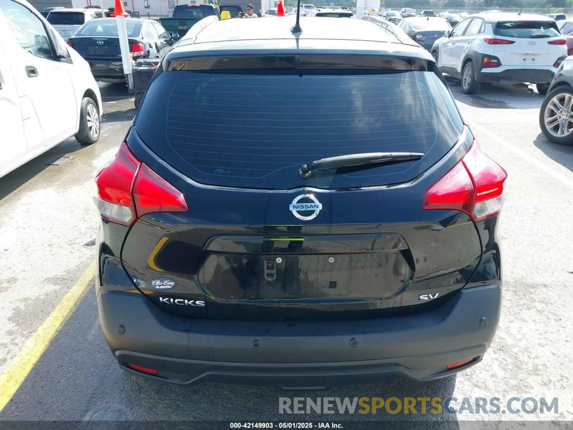 16 Photograph of a damaged car 3N1CP5CV7LL518131 NISSAN KICKS 2020