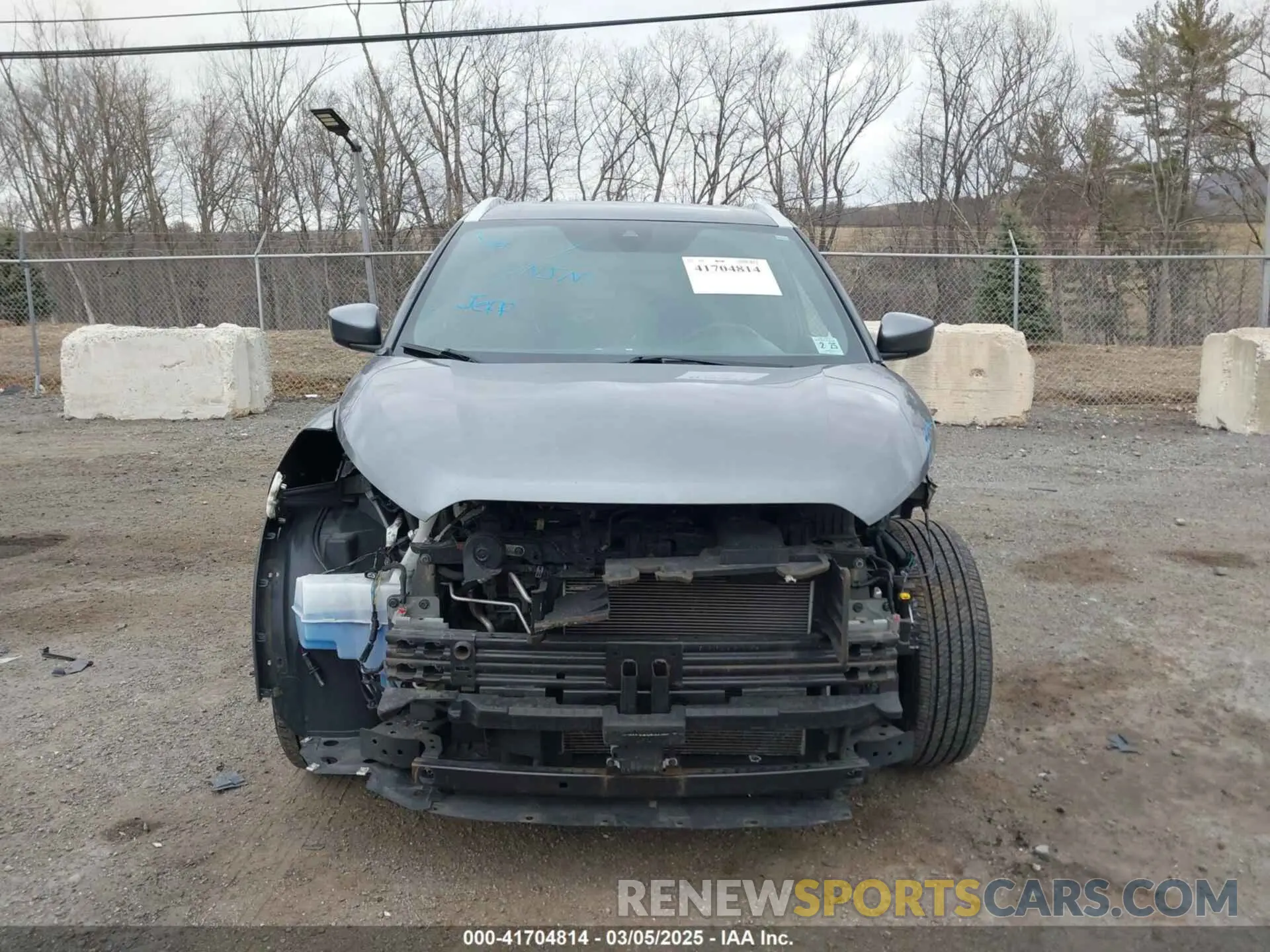 13 Photograph of a damaged car 3N1CP5CV7LL525824 NISSAN KICKS 2020
