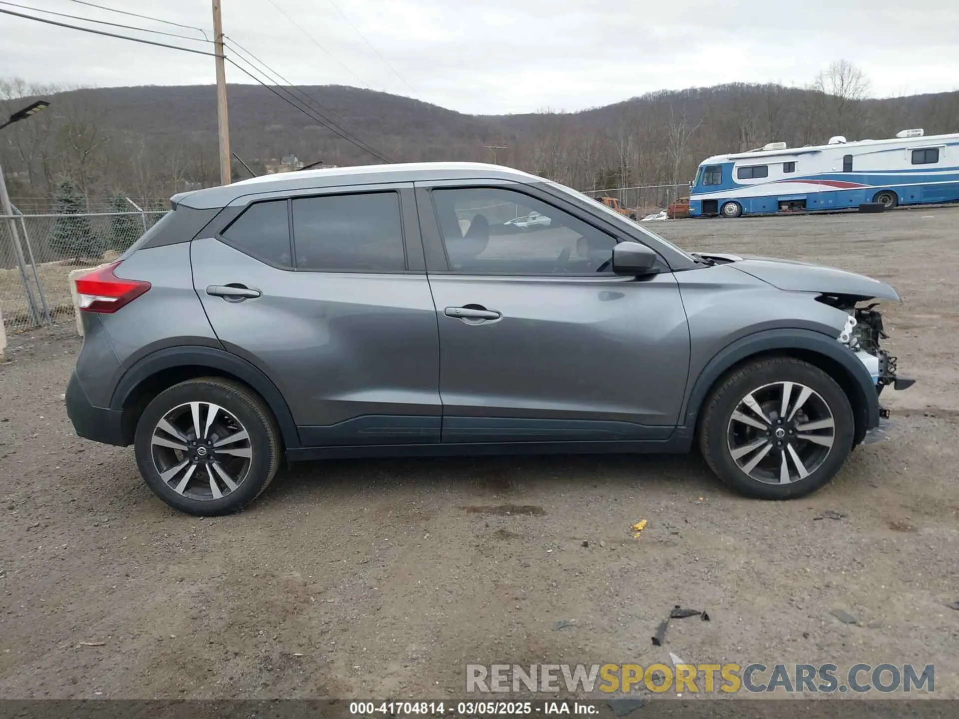 14 Photograph of a damaged car 3N1CP5CV7LL525824 NISSAN KICKS 2020