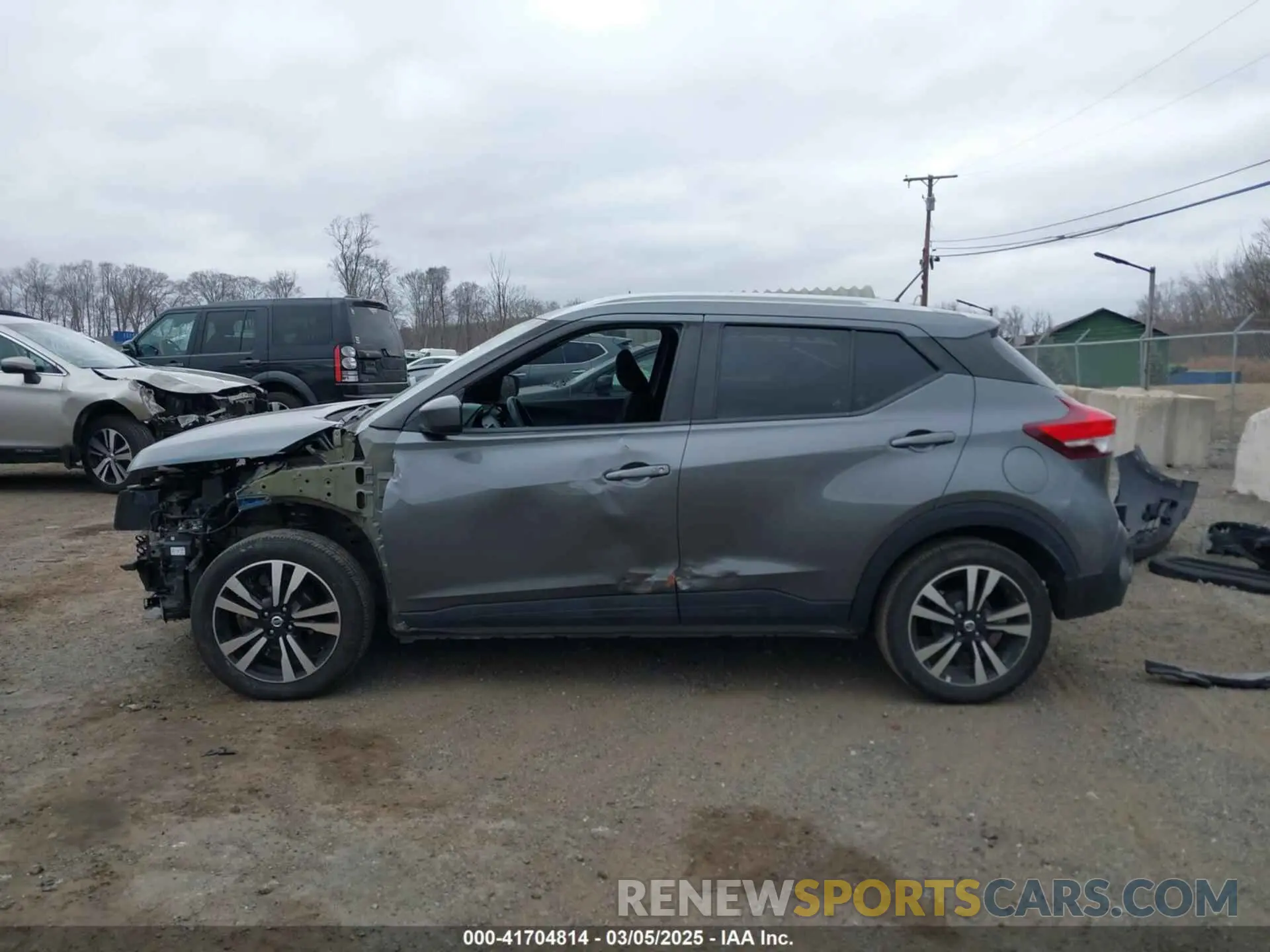 15 Photograph of a damaged car 3N1CP5CV7LL525824 NISSAN KICKS 2020