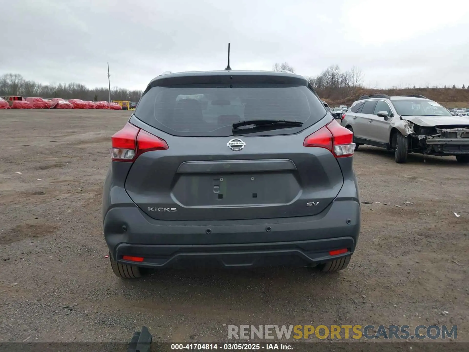 17 Photograph of a damaged car 3N1CP5CV7LL525824 NISSAN KICKS 2020