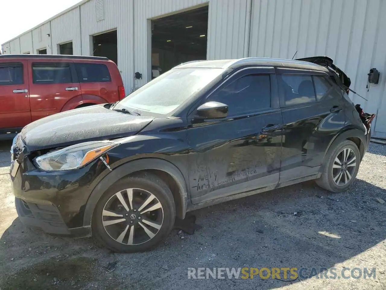 1 Photograph of a damaged car 3N1CP5CV7LL532126 NISSAN KICKS 2020