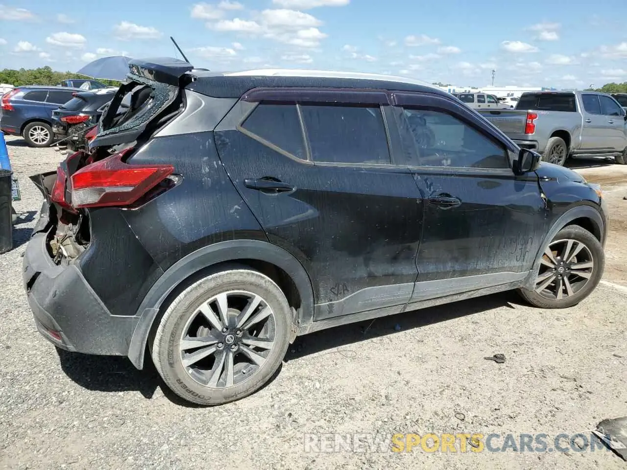 3 Photograph of a damaged car 3N1CP5CV7LL532126 NISSAN KICKS 2020
