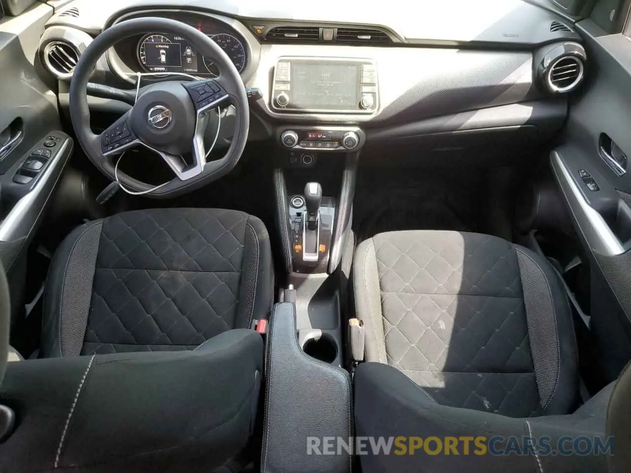 8 Photograph of a damaged car 3N1CP5CV7LL532126 NISSAN KICKS 2020