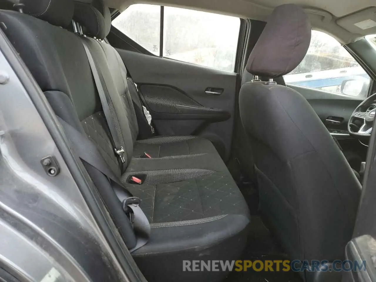 11 Photograph of a damaged car 3N1CP5CV7LL536323 NISSAN KICKS 2020
