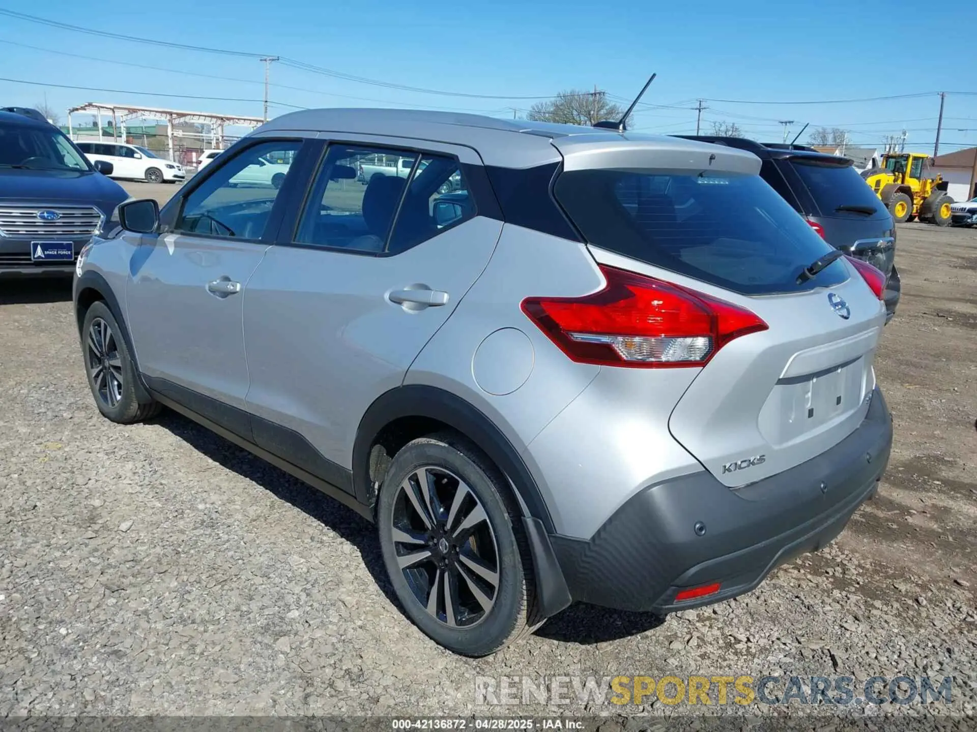 3 Photograph of a damaged car 3N1CP5CV7LL545281 NISSAN KICKS 2020