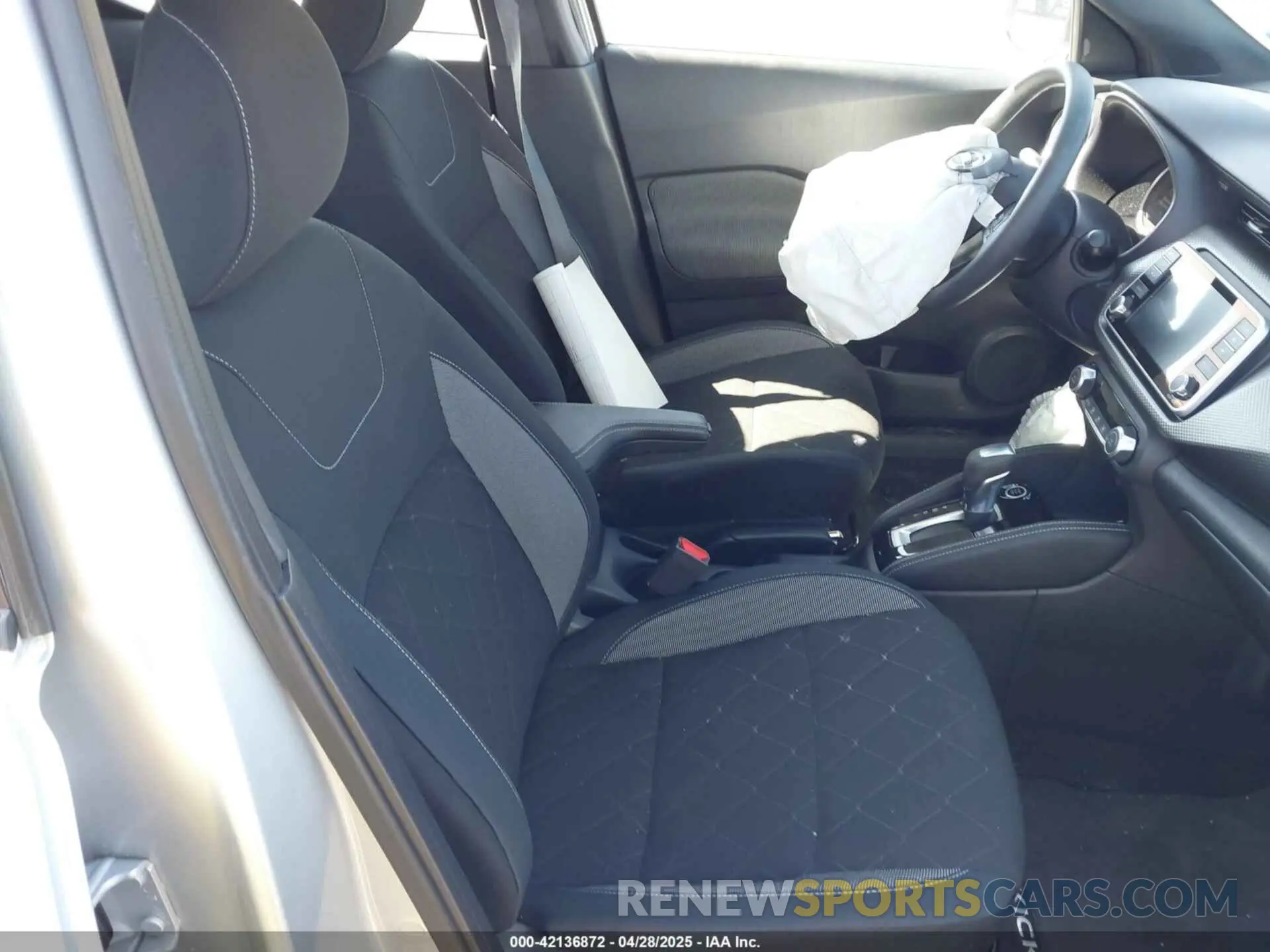 5 Photograph of a damaged car 3N1CP5CV7LL545281 NISSAN KICKS 2020