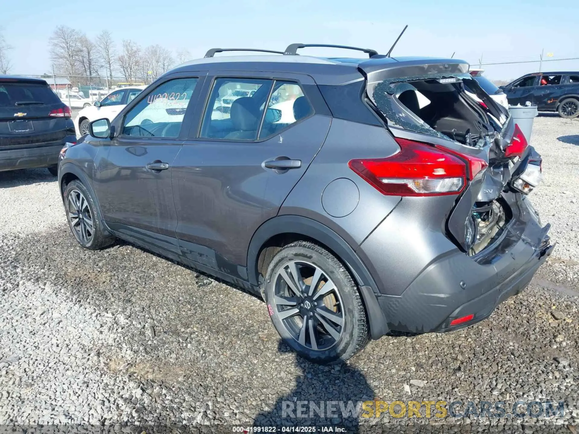 3 Photograph of a damaged car 3N1CP5CV7LL546690 NISSAN KICKS 2020