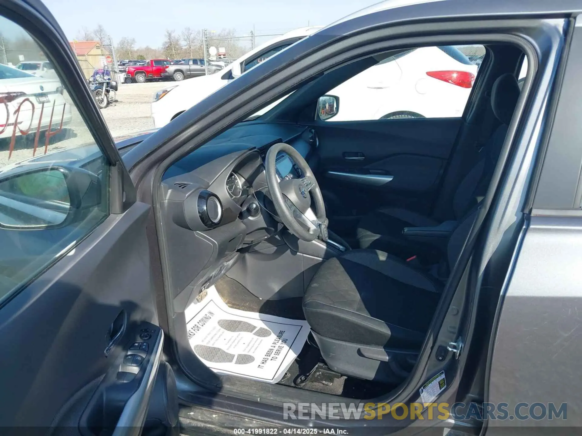 5 Photograph of a damaged car 3N1CP5CV7LL546690 NISSAN KICKS 2020