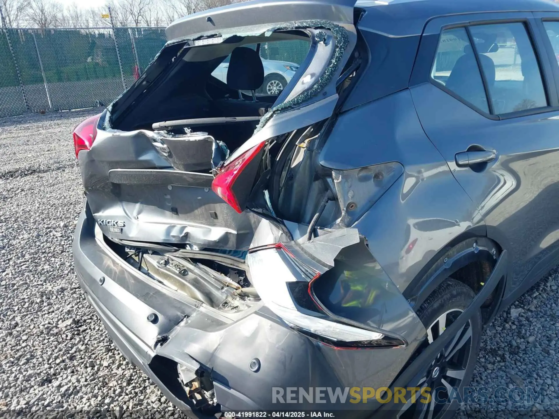 6 Photograph of a damaged car 3N1CP5CV7LL546690 NISSAN KICKS 2020