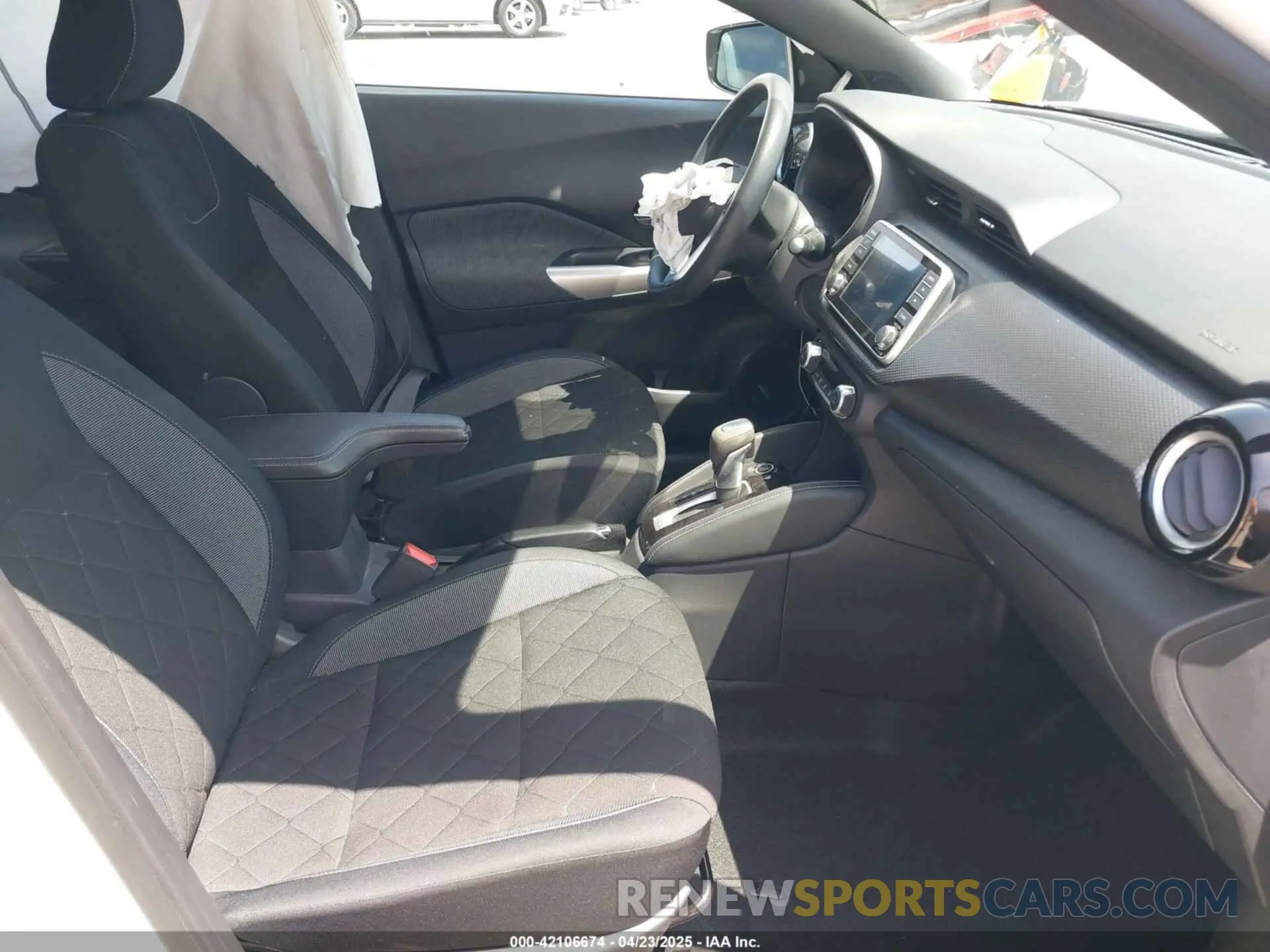 5 Photograph of a damaged car 3N1CP5CV7LL552151 NISSAN KICKS 2020