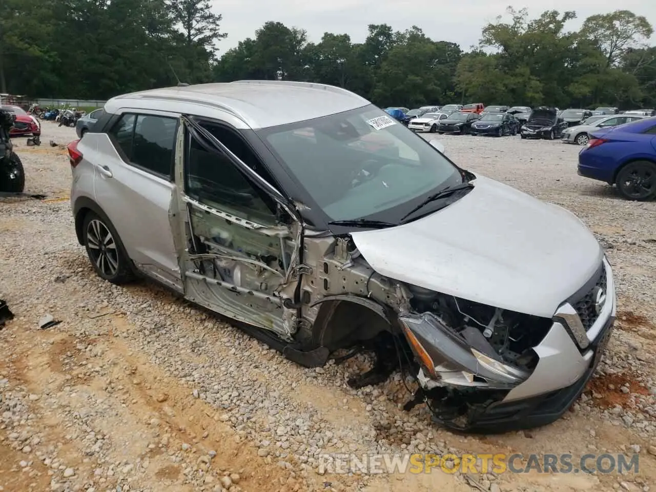 4 Photograph of a damaged car 3N1CP5CV7LL555051 NISSAN KICKS 2020