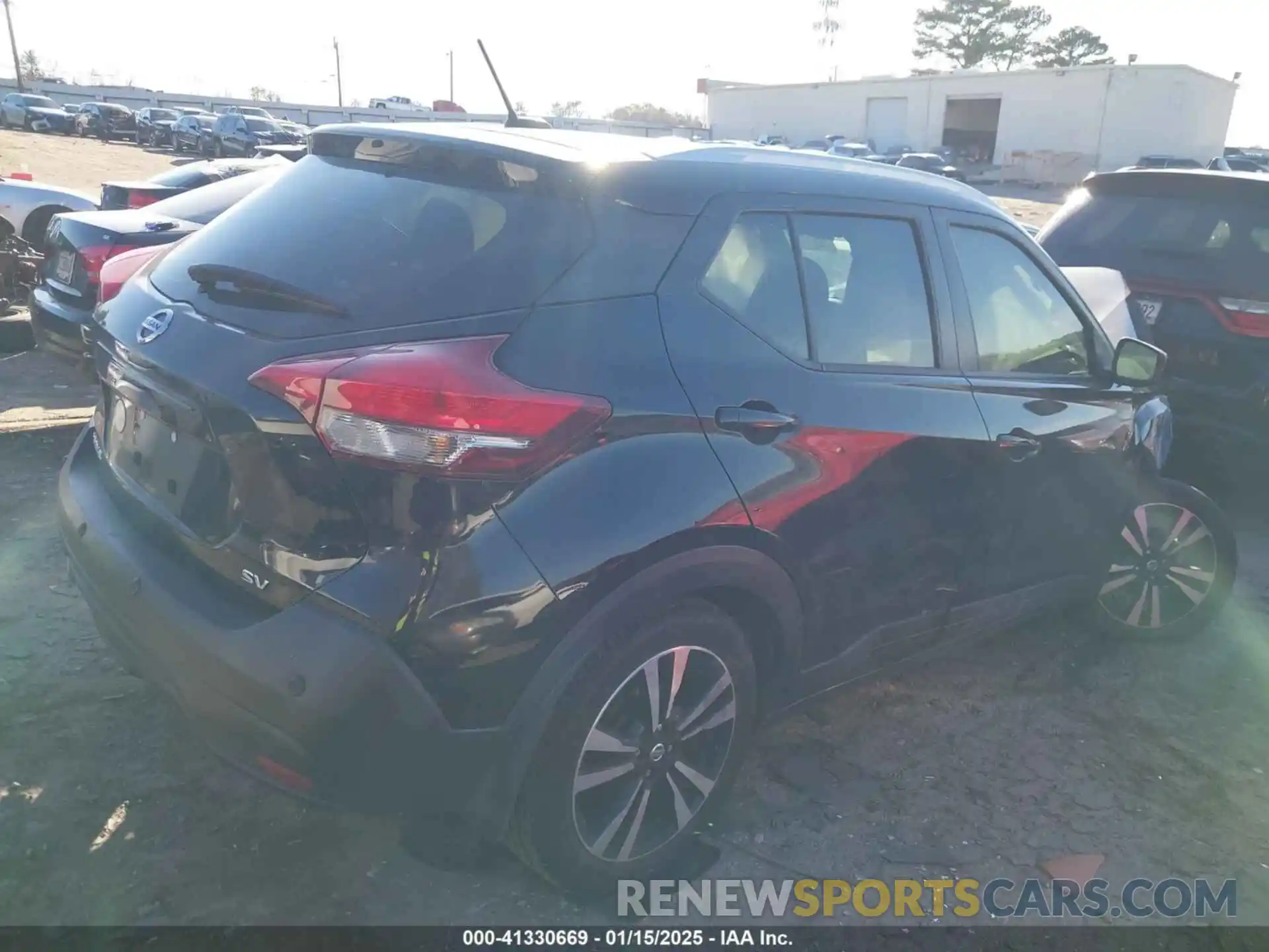 4 Photograph of a damaged car 3N1CP5CV7LL556796 NISSAN KICKS 2020