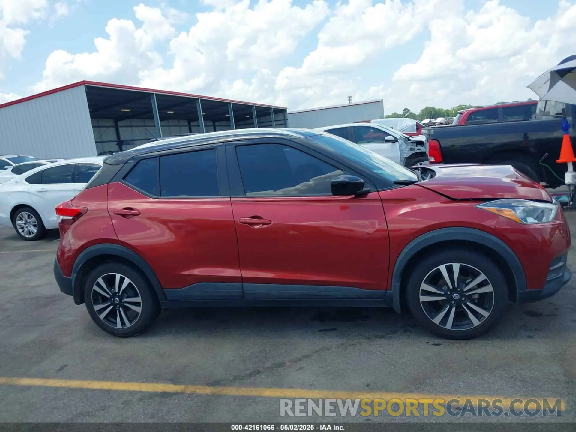 13 Photograph of a damaged car 3N1CP5CV7LL574165 NISSAN KICKS 2020