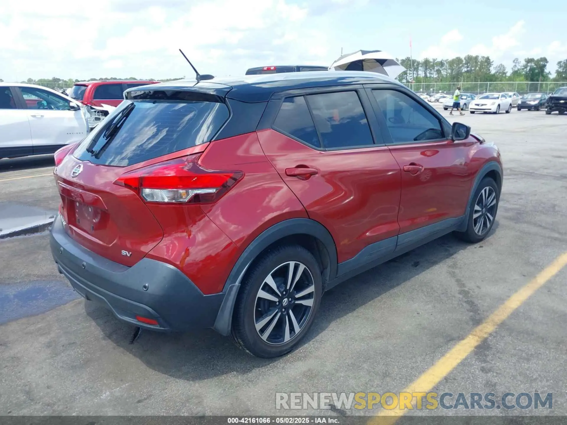 4 Photograph of a damaged car 3N1CP5CV7LL574165 NISSAN KICKS 2020