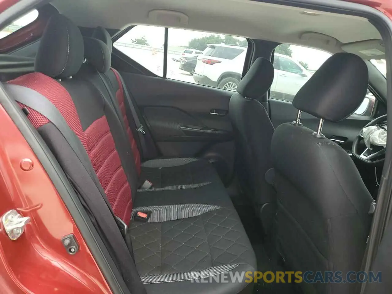 11 Photograph of a damaged car 3N1CP5CV7LL580094 NISSAN KICKS 2020