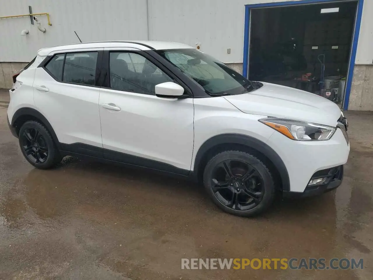 4 Photograph of a damaged car 3N1CP5CV8LL508174 NISSAN KICKS 2020