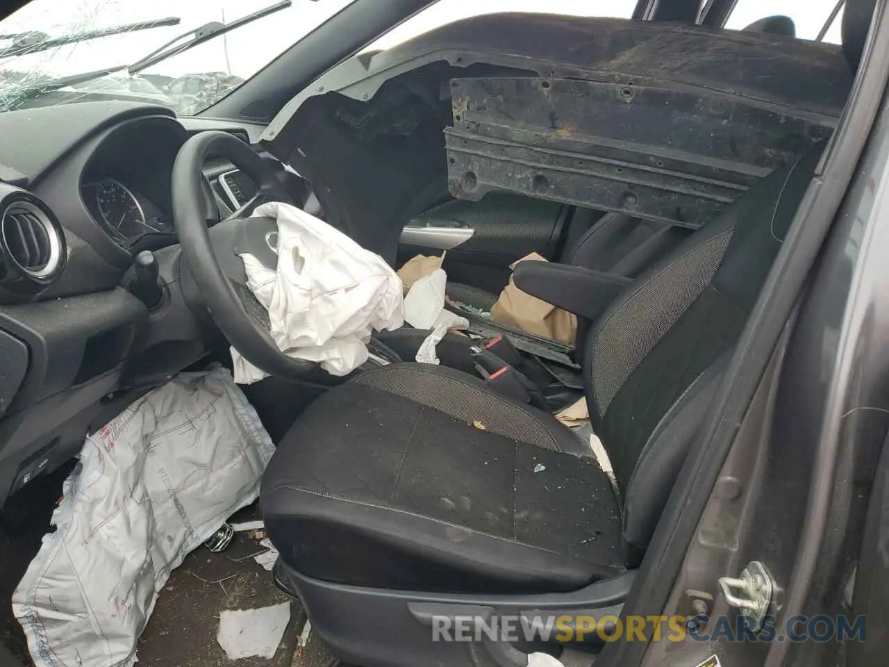 7 Photograph of a damaged car 3N1CP5CV8LL517537 NISSAN KICKS 2020