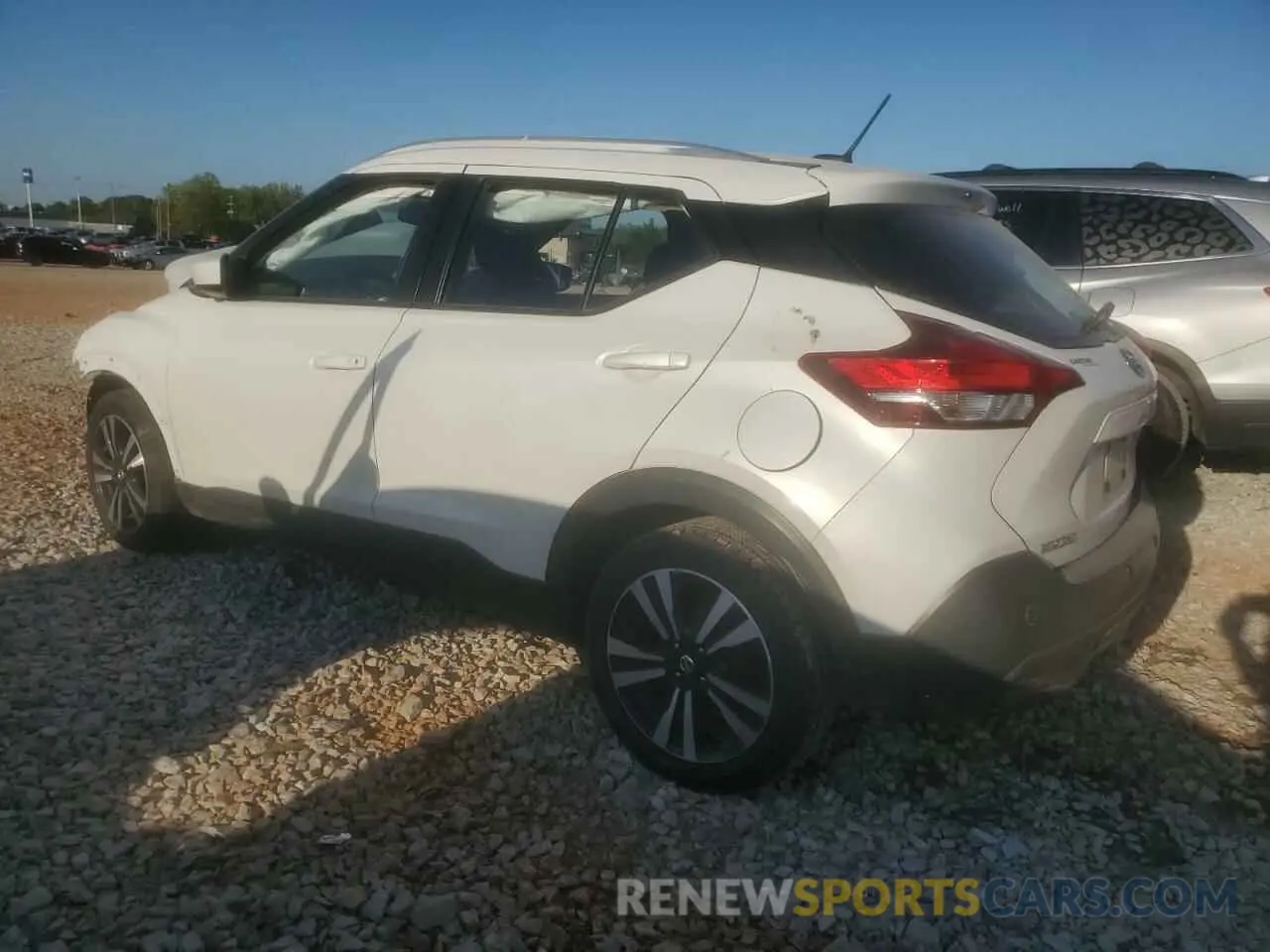 2 Photograph of a damaged car 3N1CP5CV8LL537786 NISSAN KICKS 2020