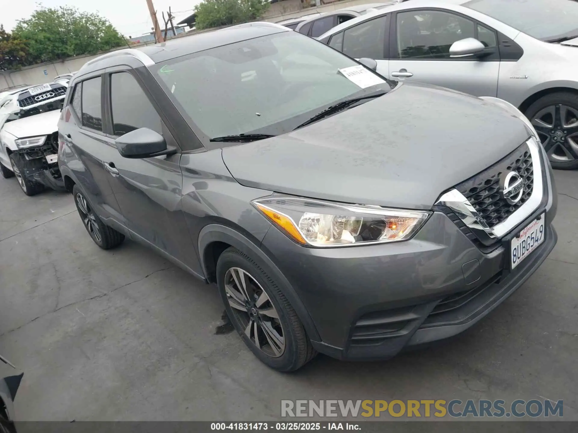 1 Photograph of a damaged car 3N1CP5CV8LL565765 NISSAN KICKS 2020