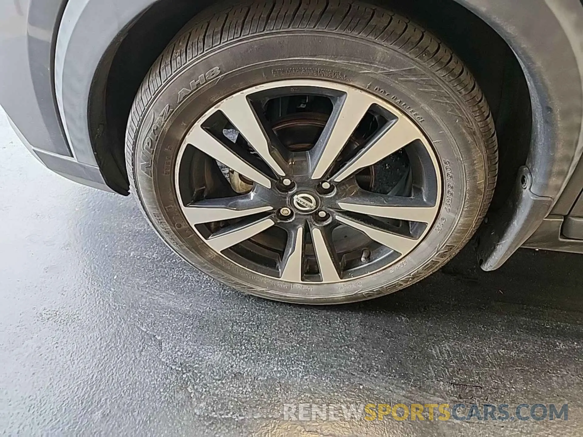 12 Photograph of a damaged car 3N1CP5CV8LL567497 NISSAN KICKS 2020