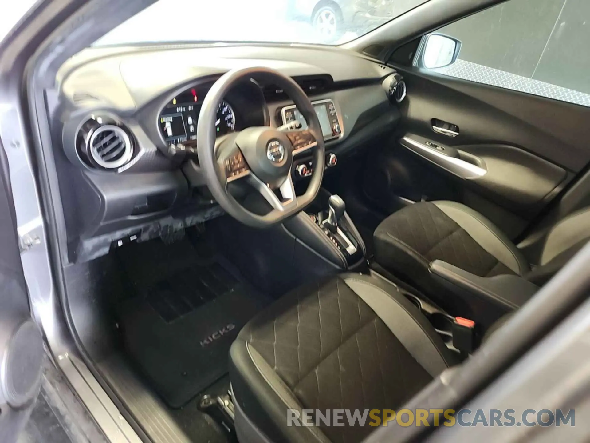 15 Photograph of a damaged car 3N1CP5CV8LL567497 NISSAN KICKS 2020