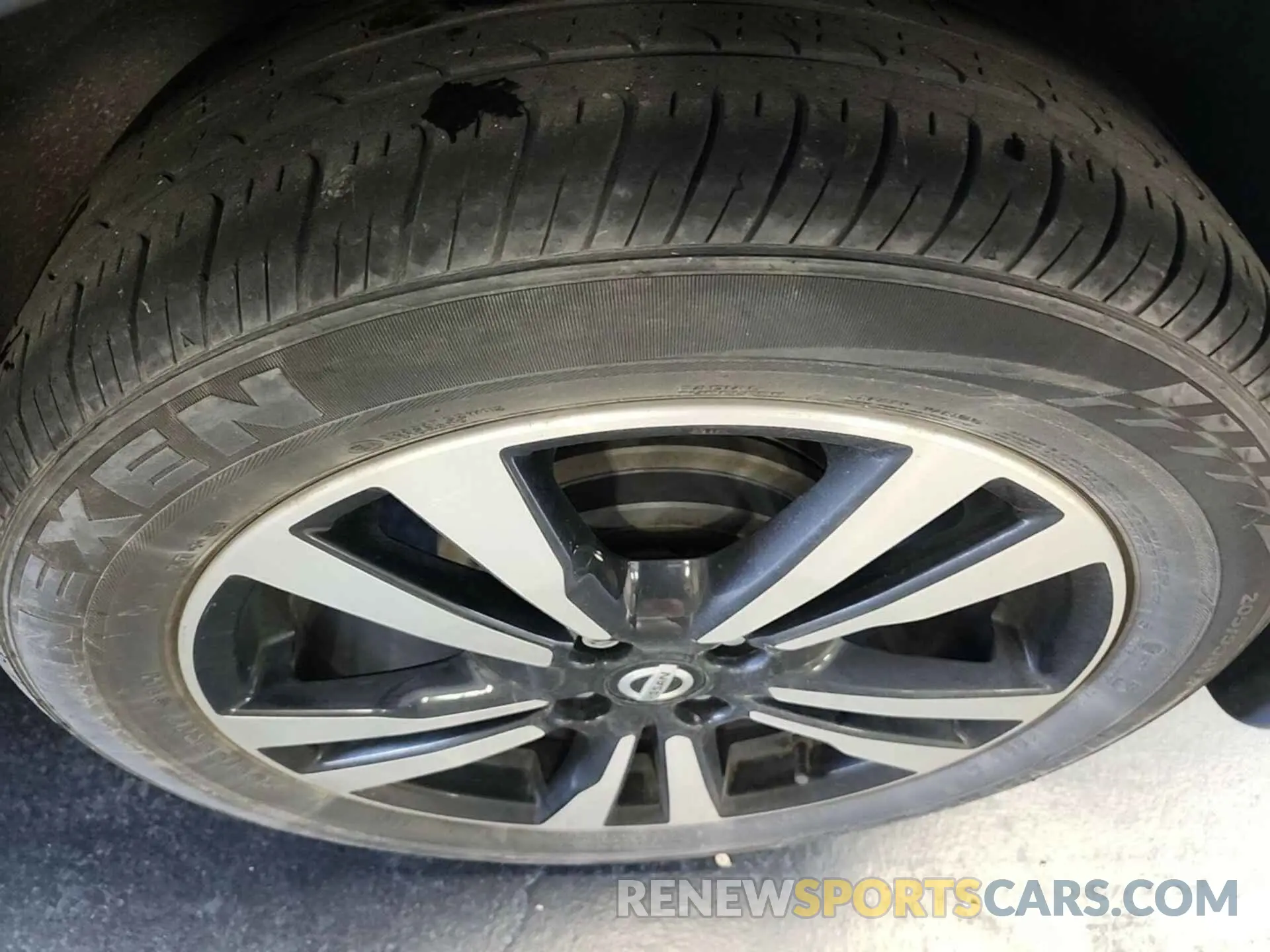 2 Photograph of a damaged car 3N1CP5CV8LL567497 NISSAN KICKS 2020