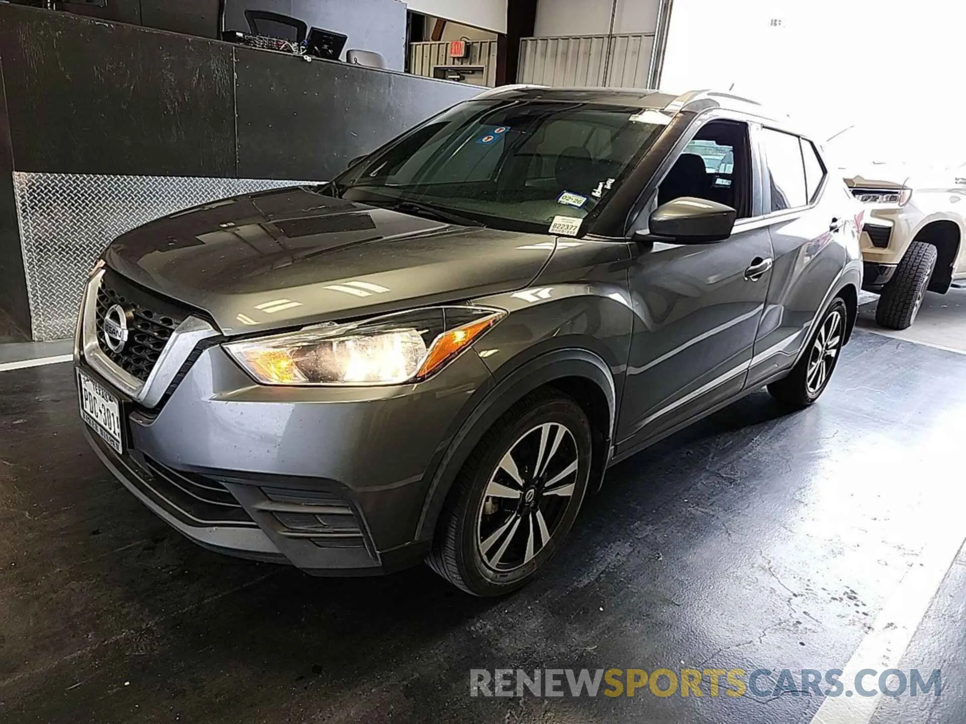 24 Photograph of a damaged car 3N1CP5CV8LL567497 NISSAN KICKS 2020