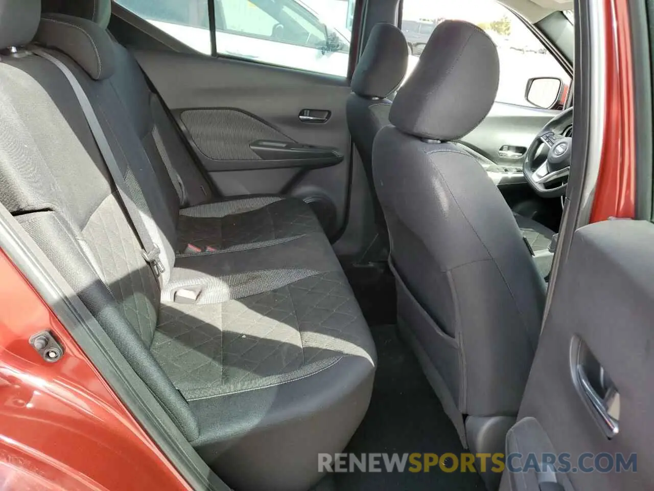 10 Photograph of a damaged car 3N1CP5CV9LL489554 NISSAN KICKS 2020